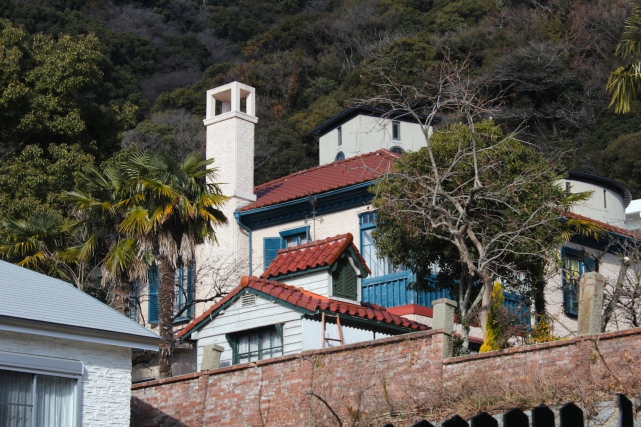 Another example of Western-style residences, this one in a Californian style.