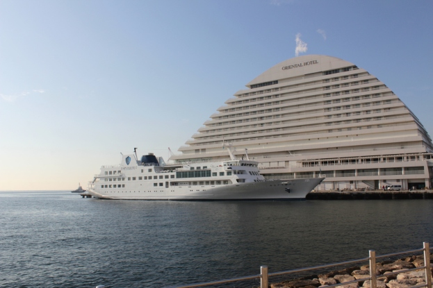 The Kobe passenger cruise terminal plays host to the fabulous Oriental Hotel - not the same one as the other HISTORIC grand hotel in the city.