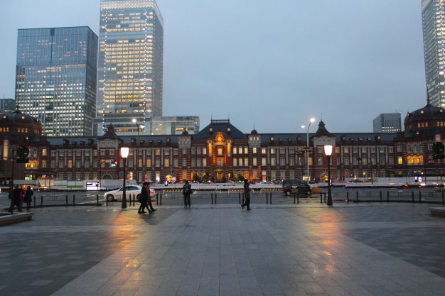 The Tokyo Station Hotel at night. 